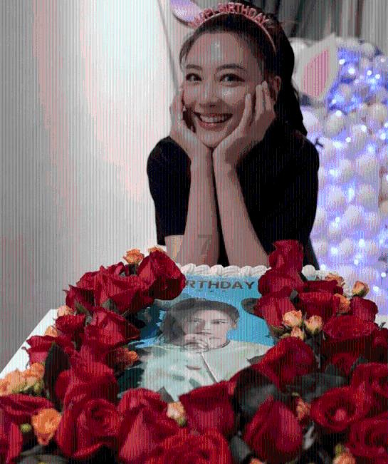 克里斯汀·斯图尔特:才华横溢女演员,娱乐圈的璀璨明星,社会正能量的传播者